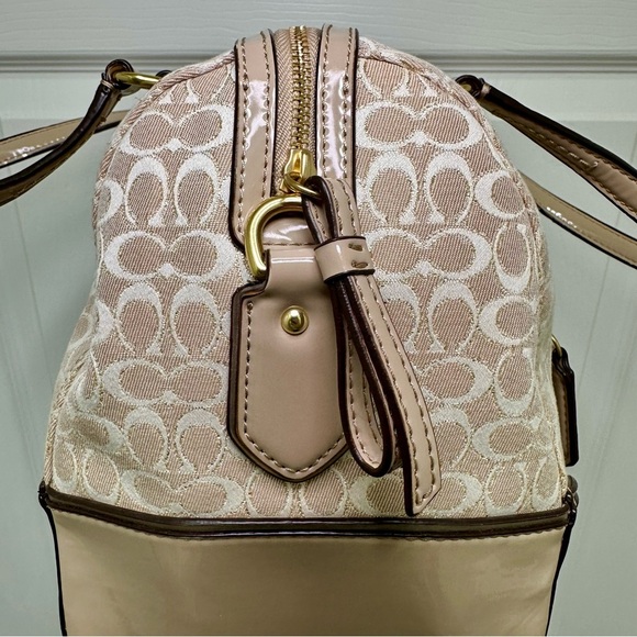 Coach Poppy East West Signature Satchel | Sparkly Gold Tan Patent | 26425 👜 - Picture 12 of 16